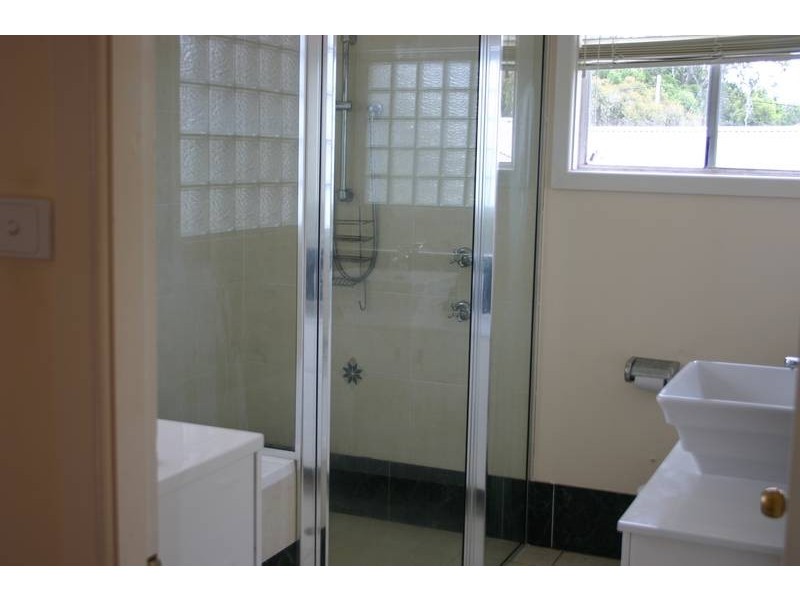 16 Kullaroo Road, Summerland Point NSW 2259