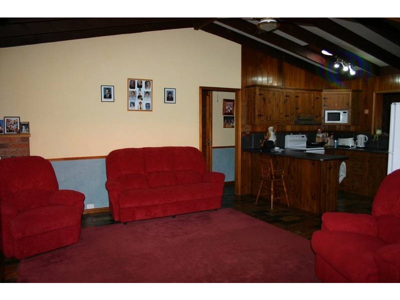 46 Yeramba Road, Summerland Point NSW 2259