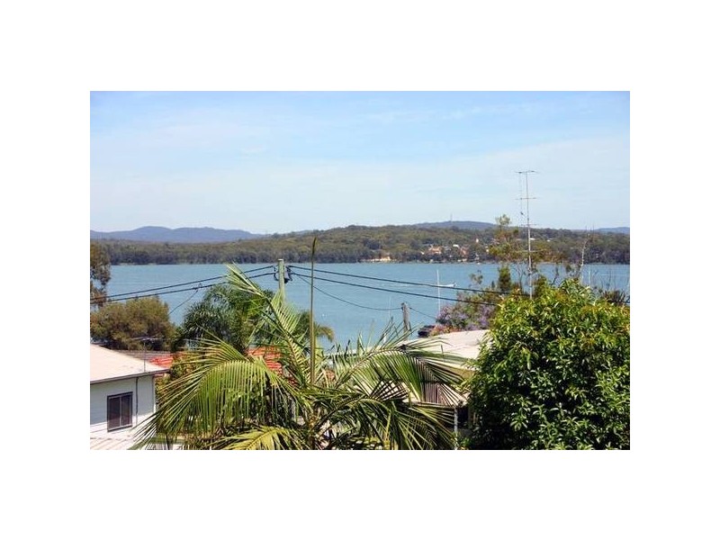11 Marmion Street, Mannering Park NSW 2259