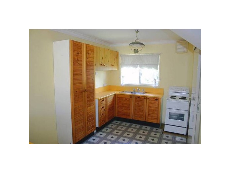 11 Marmion Street, Mannering Park NSW 2259