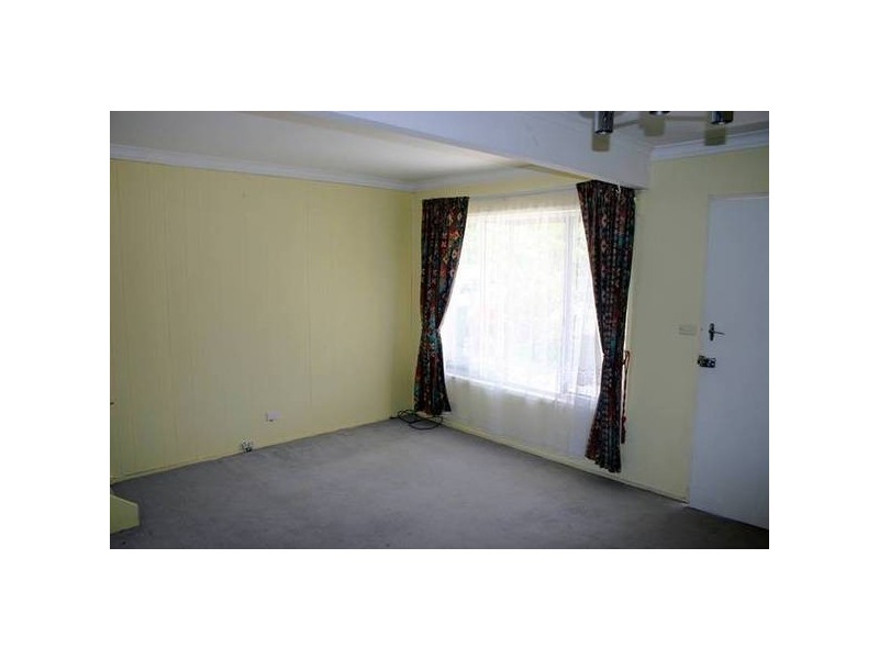11 Marmion Street, Mannering Park NSW 2259