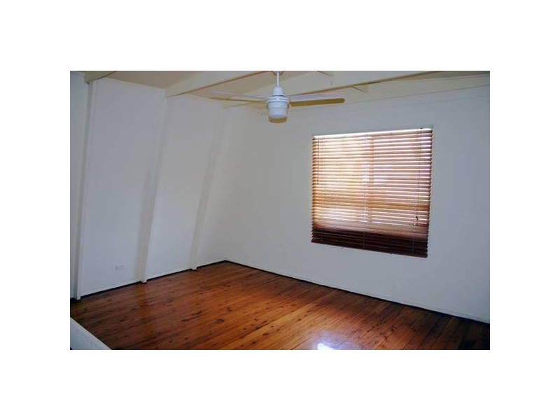 11 Marmion Street, Mannering Park NSW 2259