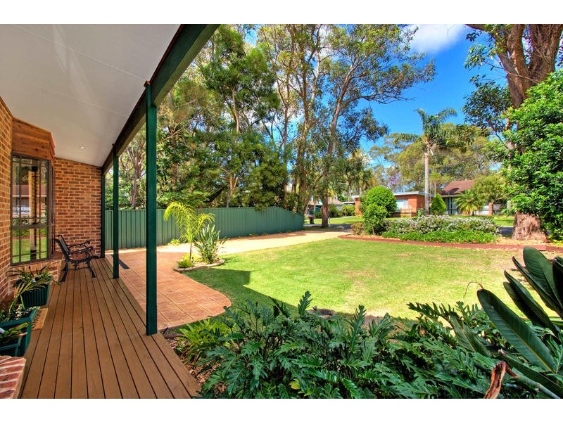 9 Birrabang Road, Summerland Point NSW 2259