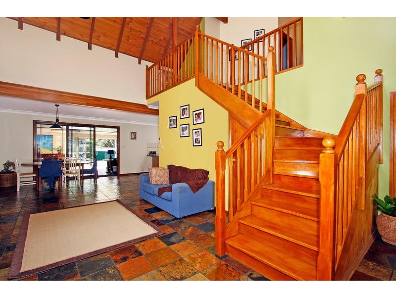 9 Birrabang Road, Summerland Point NSW 2259