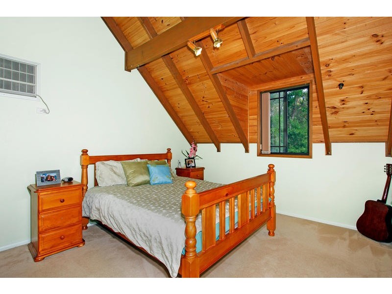 9 Birrabang Road, Summerland Point NSW 2259