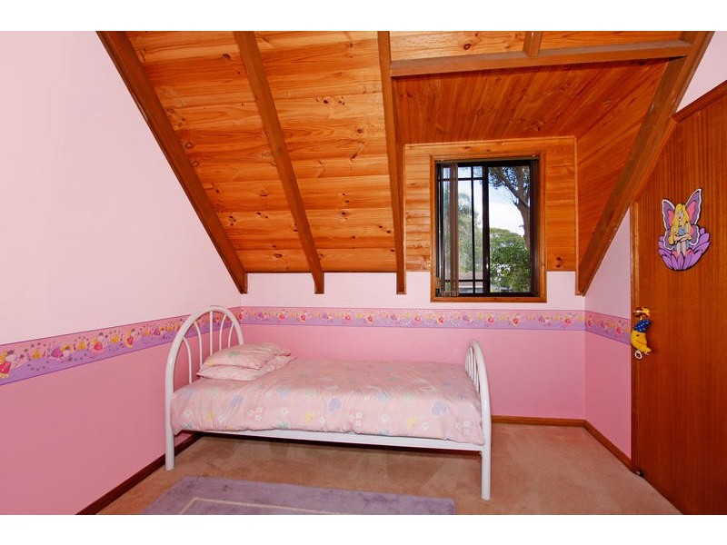 9 Birrabang Road, Summerland Point NSW 2259