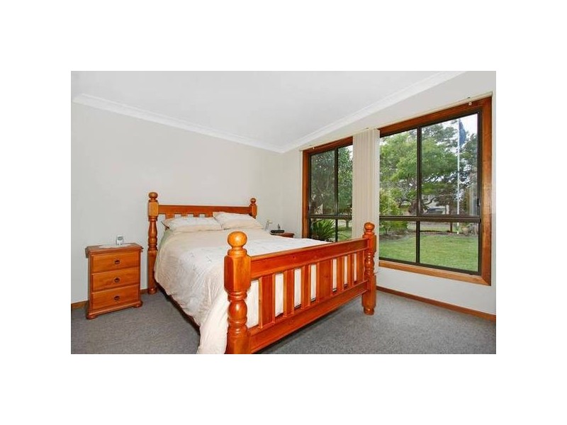 13 Macquarie Road, Mannering Park NSW 2259