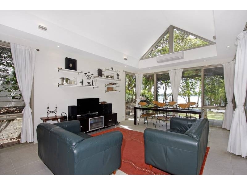 40 Lloyd Avenue, Chain Valley Bay NSW 2259