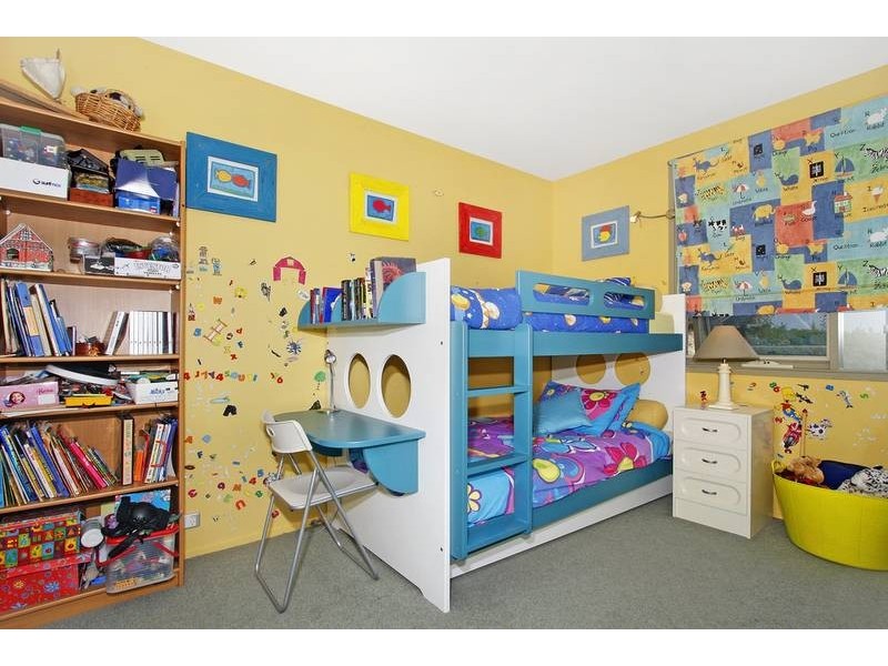 40 Lloyd Avenue, Chain Valley Bay NSW 2259