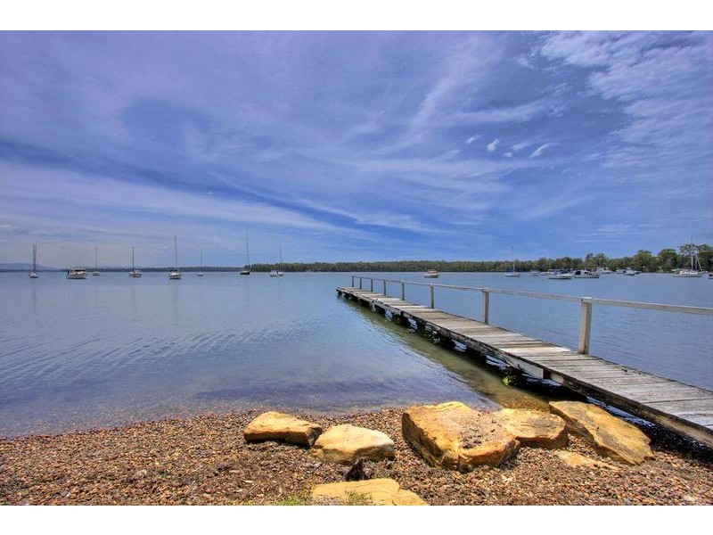 40 Lloyd Avenue, Chain Valley Bay NSW 2259