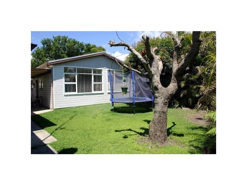 5 Ravenswood Street, Mannering Park NSW 2259
