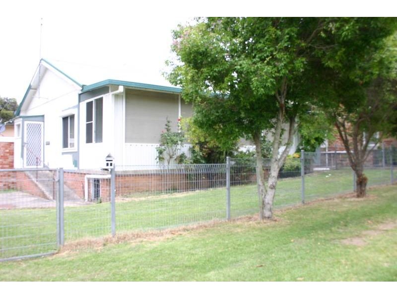 56 Vales Road, Mannering Park NSW 2259