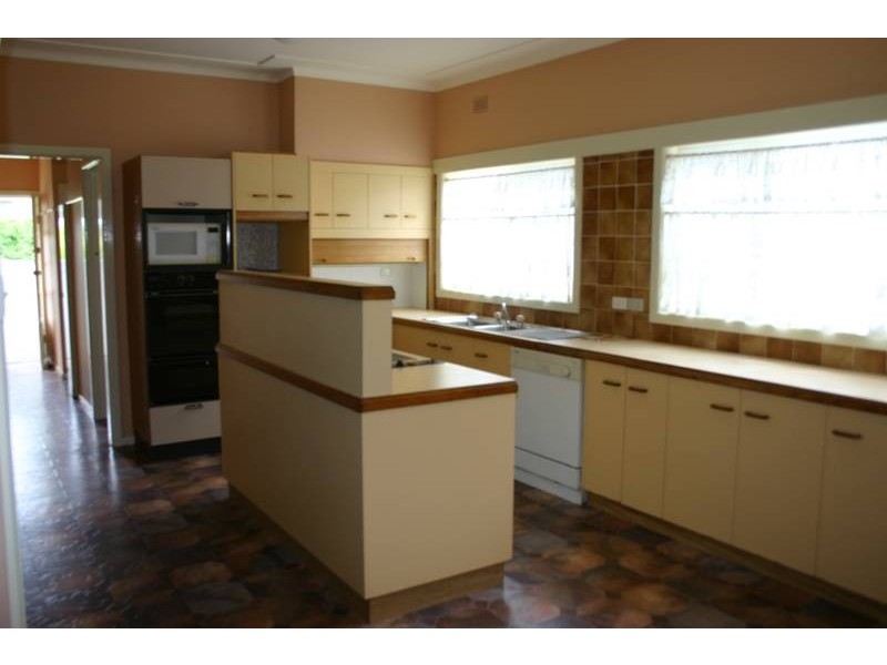 56 Vales Road, Mannering Park NSW 2259