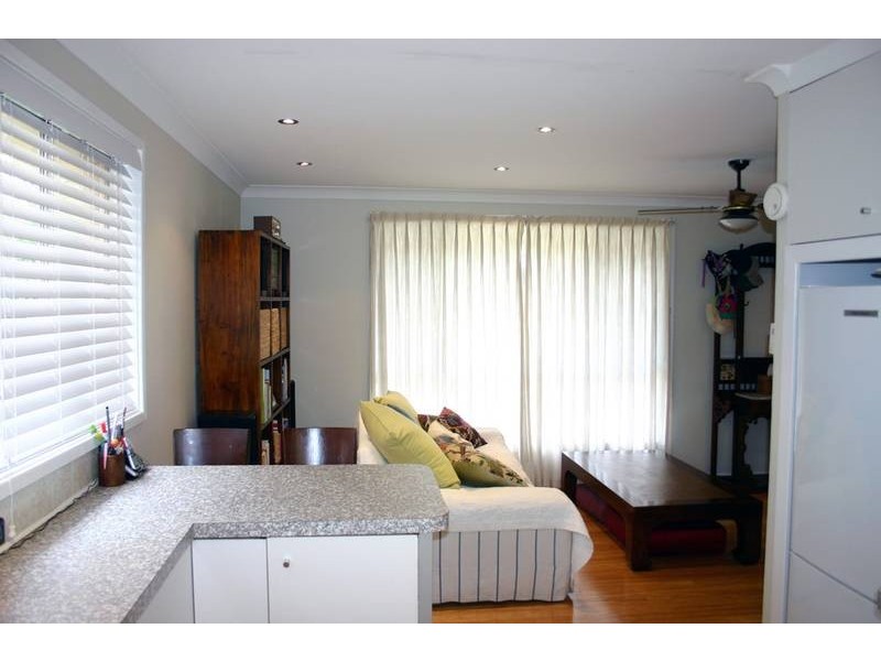 52 Warrina Avenue, Summerland Point NSW 2259