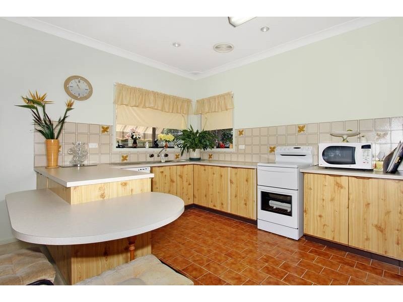 5 Macquarie Road, Mannering Park NSW 2259