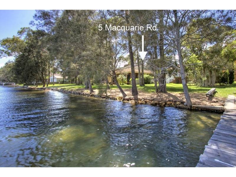 5 Macquarie Road, Mannering Park NSW 2259