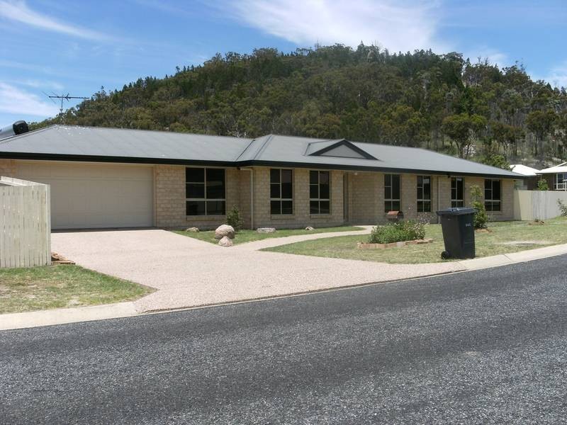 1 WRIGHT CRT, Stanthorpe QLD 4380