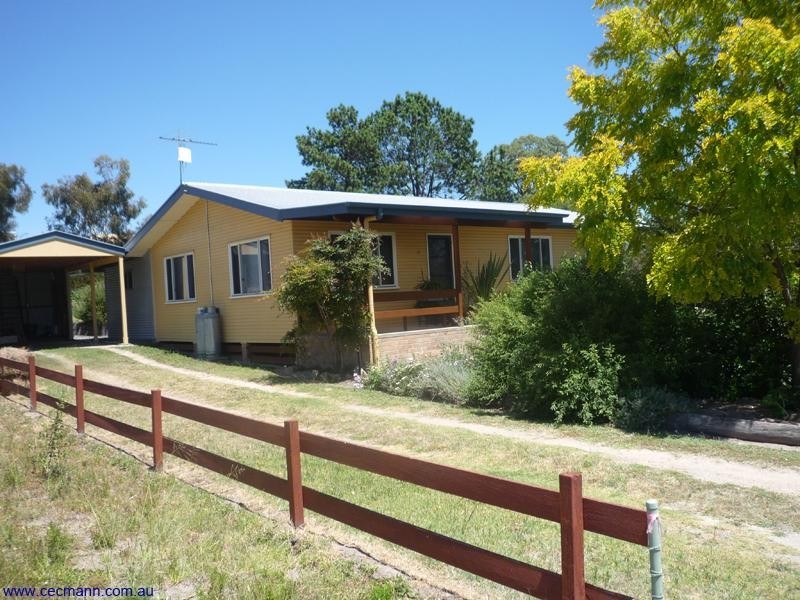 37 Leslie Parade, Stanthorpe QLD 4380