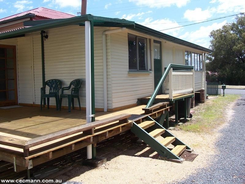 23 College Road, Stanthorpe QLD 4380