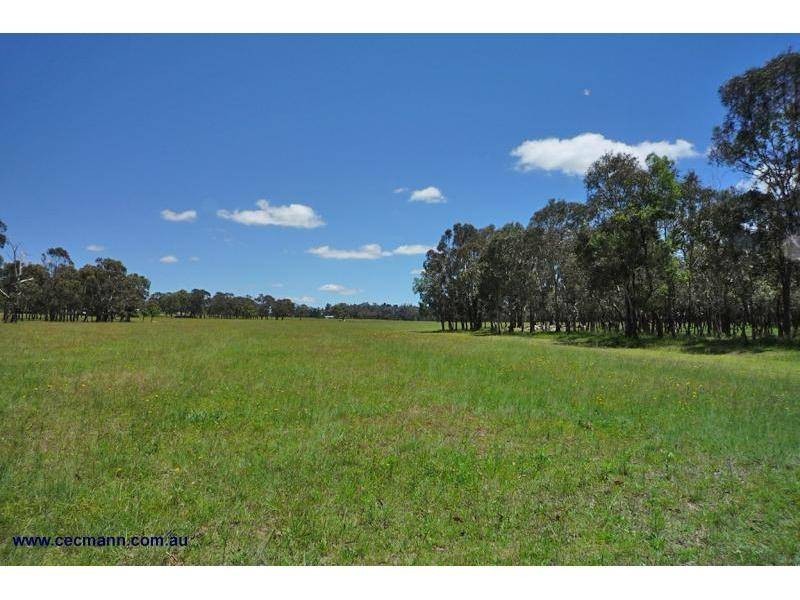 146 Ridge Road, The Summit QLD 4377