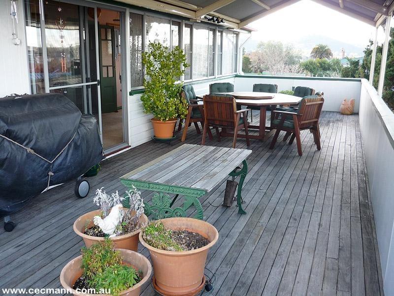 17 Wallangarra Road, Stanthorpe QLD 4380