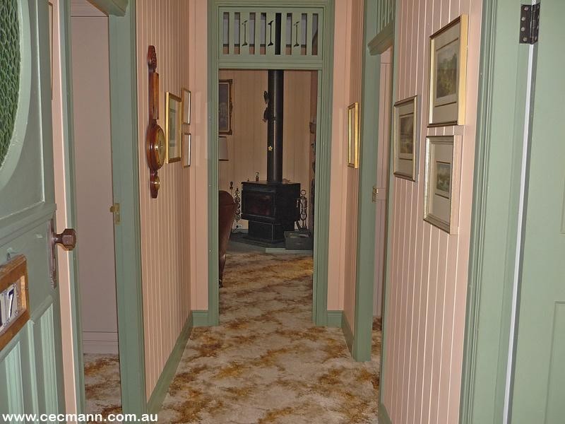 17 Wallangarra Road, Stanthorpe QLD 4380