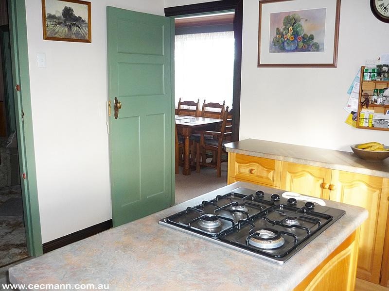 17 Wallangarra Road, Stanthorpe QLD 4380