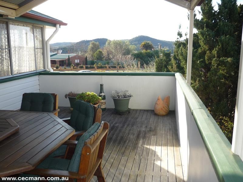 17 Wallangarra Road, Stanthorpe QLD 4380