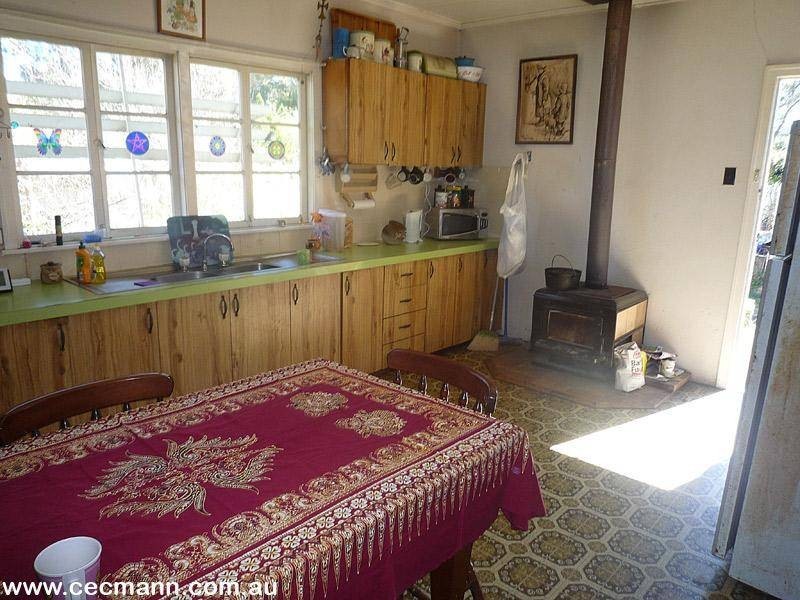 135 Barnes Road, Applethorpe QLD 4378