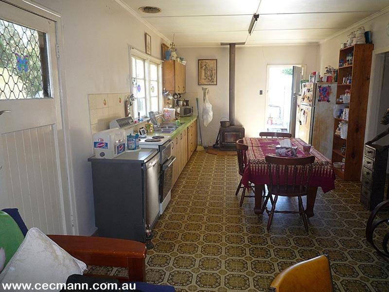 135 Barnes Road, Applethorpe QLD 4378