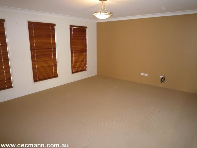 38 Calvert Road, Glen Aplin QLD 4381