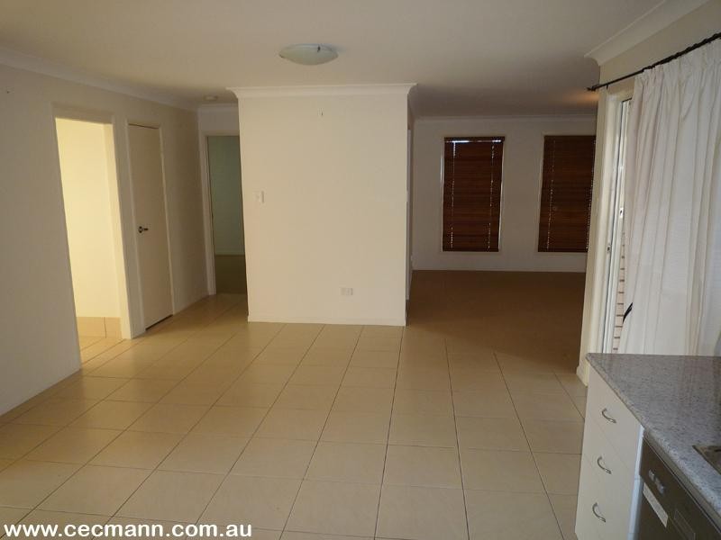 38 Calvert Road, Glen Aplin QLD 4381