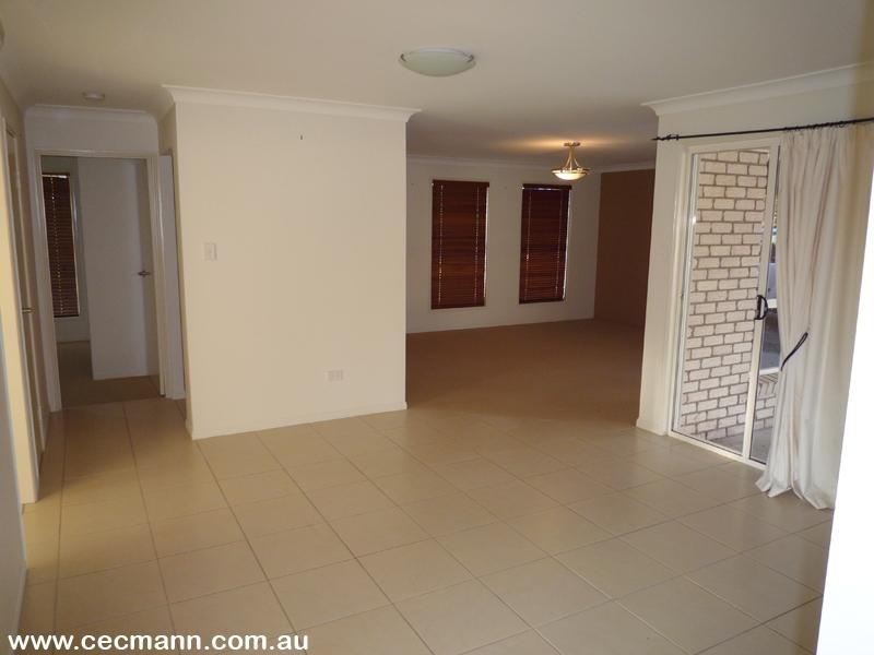 38 Calvert Road, Glen Aplin QLD 4381