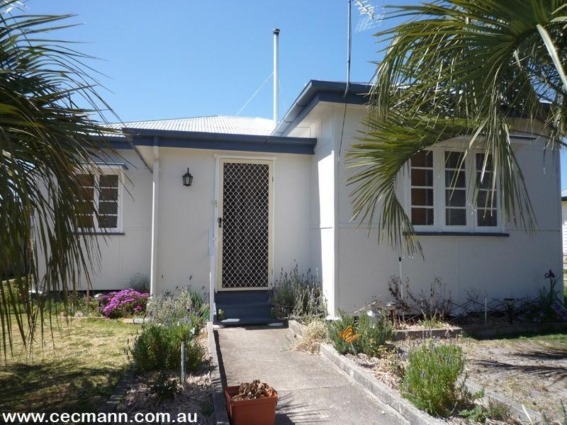 9 Symes Street, Stanthorpe QLD 4380