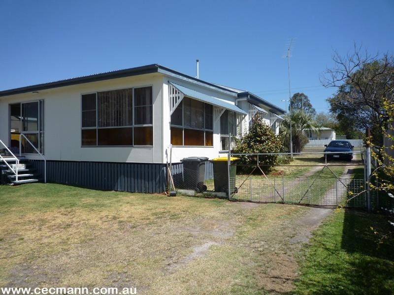 9 Symes Street, Stanthorpe QLD 4380