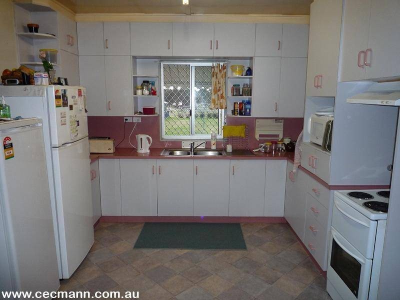 50 Tenterfield Street, Wallangarra QLD 4383