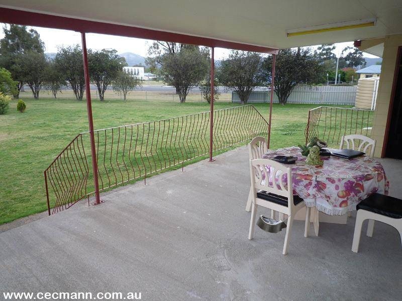 50 Tenterfield Street, Wallangarra QLD 4383