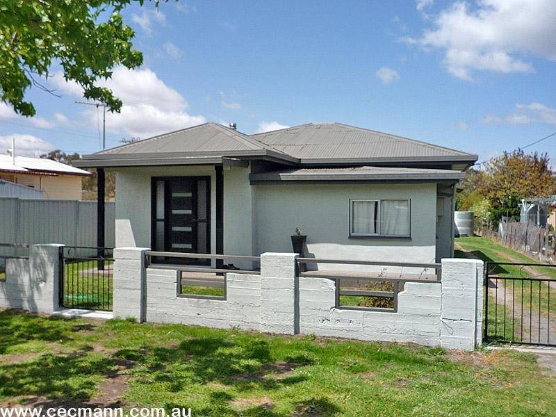 11 Foster Street, Glen Aplin QLD 4381