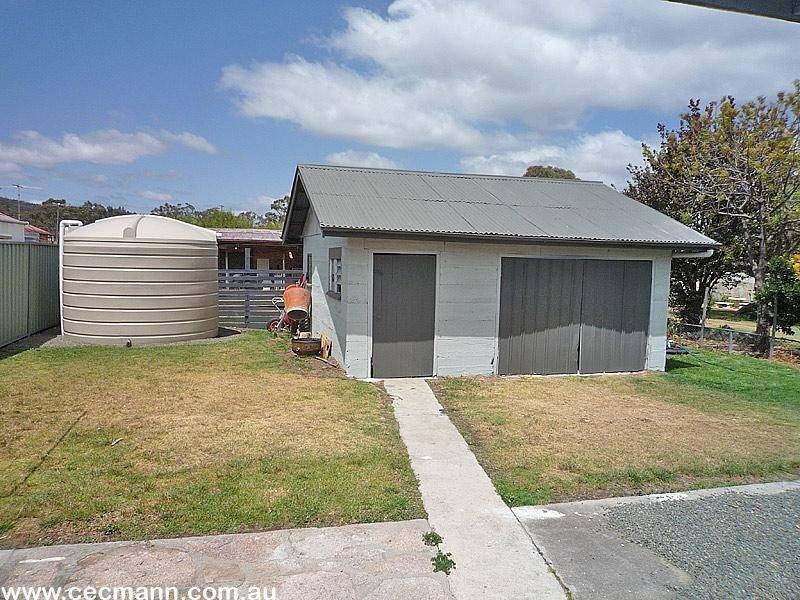 11 Foster Street, Glen Aplin QLD 4381