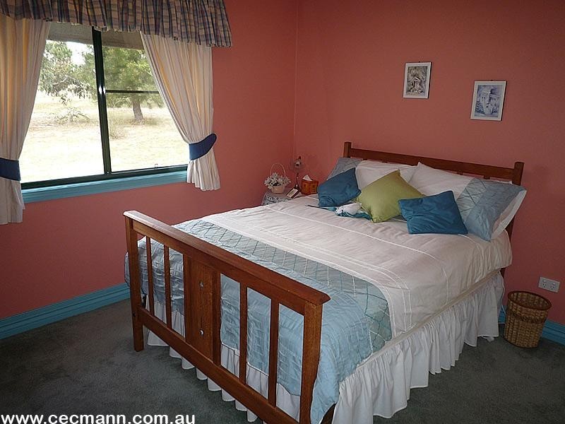 110 Mt Tully Road, Stanthorpe QLD 4380