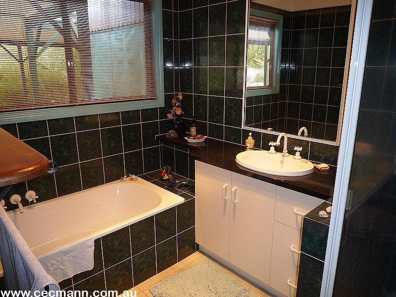 110 Mt Tully Road, Stanthorpe QLD 4380