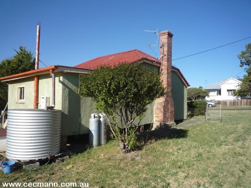 4 Petzler Street, Stanthorpe QLD 4380