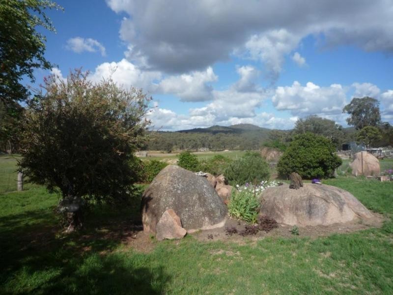 70 Caves Rd, Stanthorpe QLD 4380