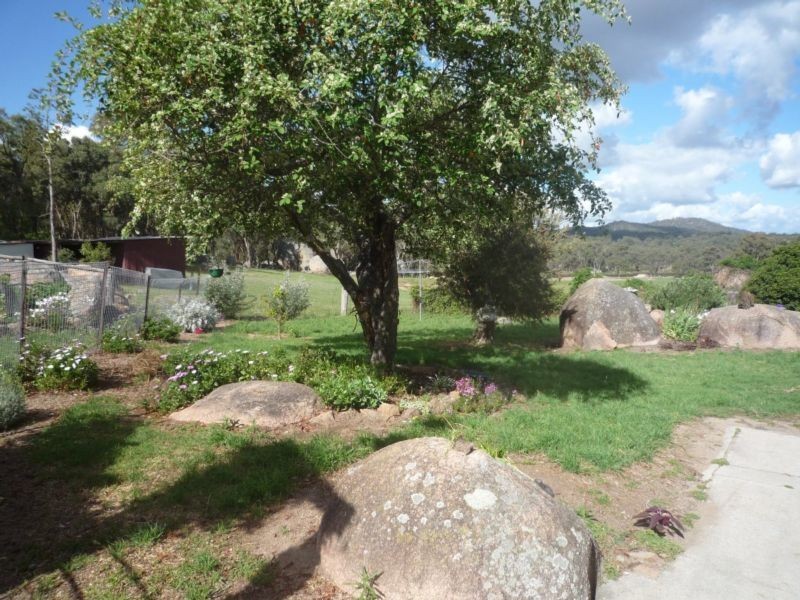 70 Caves Rd, Stanthorpe QLD 4380