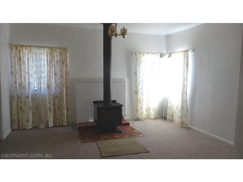 70 Caves Rd, Stanthorpe QLD 4380