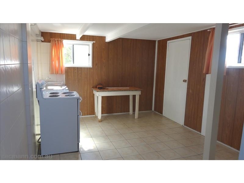 70 Caves Rd, Stanthorpe QLD 4380