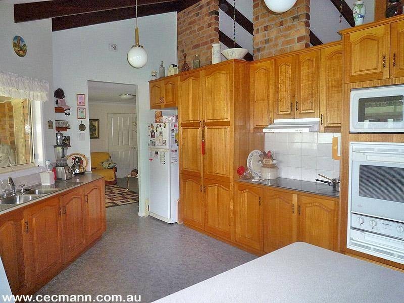 11 Pioneers Parade, Stanthorpe QLD 4380