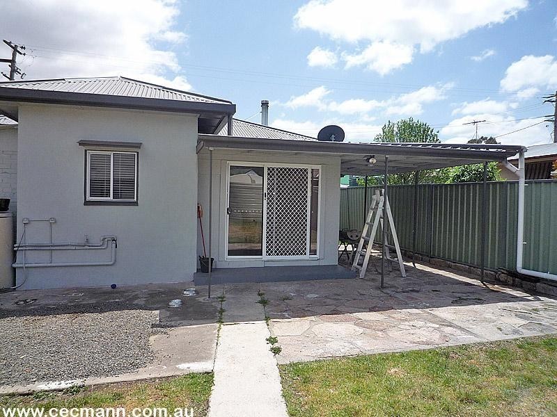 11 Foster Street, Glen Aplin QLD 4381