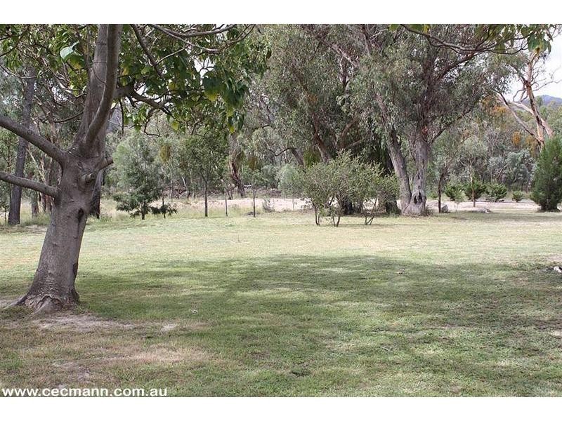2389 Eukey Road, Ballandean QLD 4382