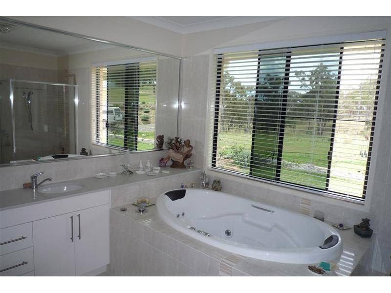 9 Neville Lane, Stanthorpe QLD 4380